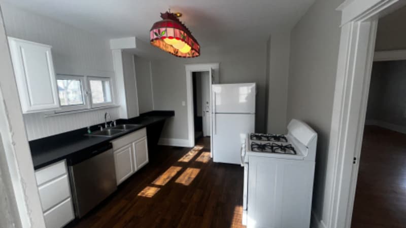 Building Photo - 3010 Wentworth Ave