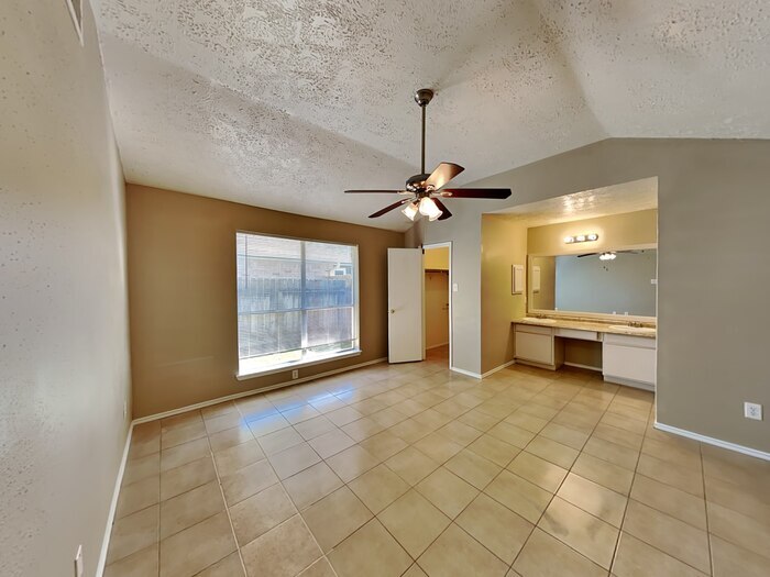 Building Photo - 5927 Woodmancote Dr