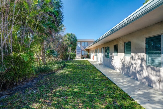 Building Photo - 4609 Bougainvilla Dr