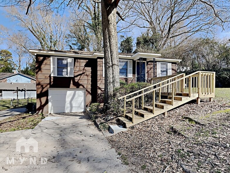 Primary Photo - 128 Red Mill Rd