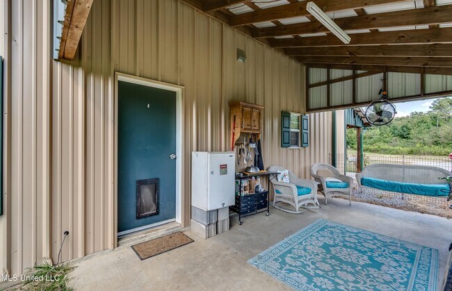 Building Photo - 1998 MS-16