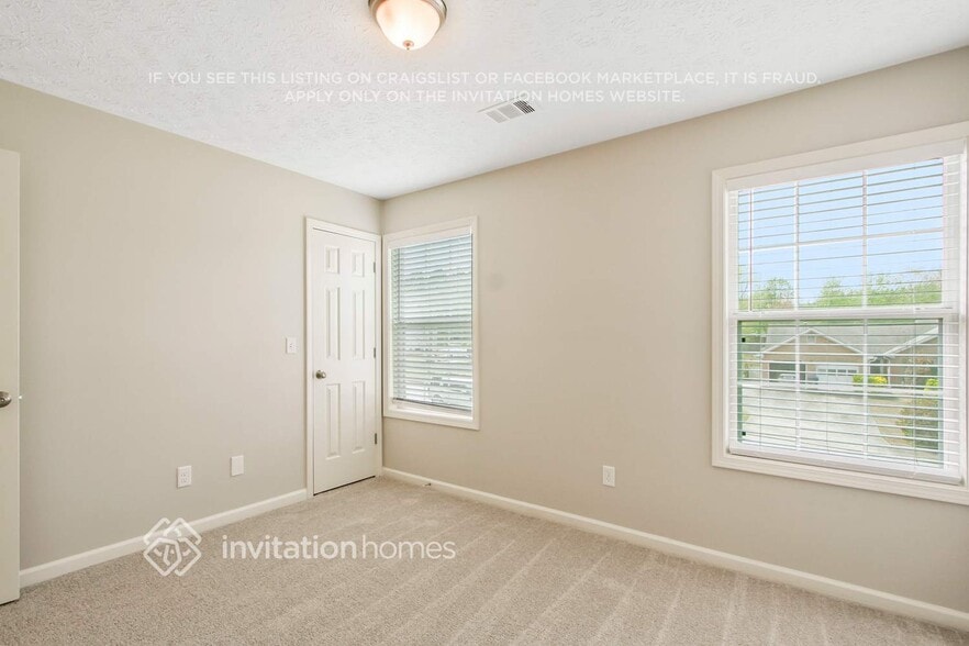 Building Photo - 3272 Summit Glen Dr