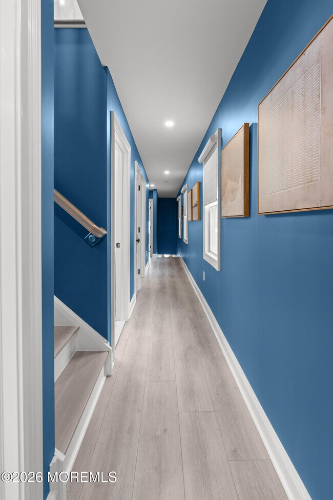 Building Photo - 11 Center St