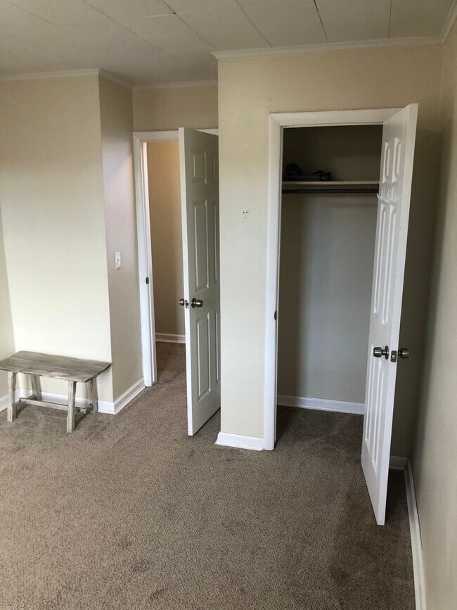 Building Photo - 618 Taft Ave