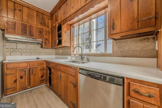 Building Photo - 1977 N Decatur Rd