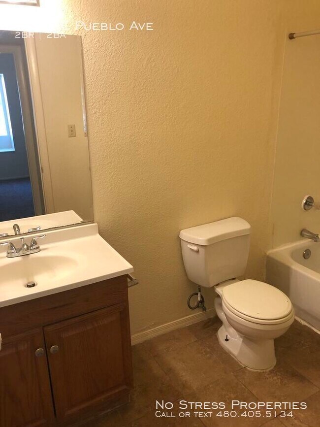 Building Photo - 2 Bed Town Home off 40th St and Broadway!