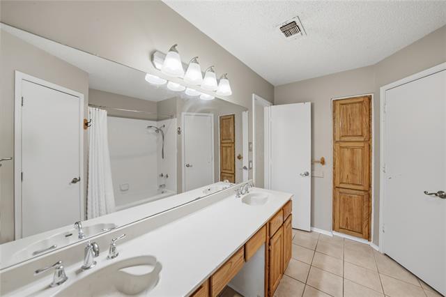 Building Photo - 1129 W Hills Terrace