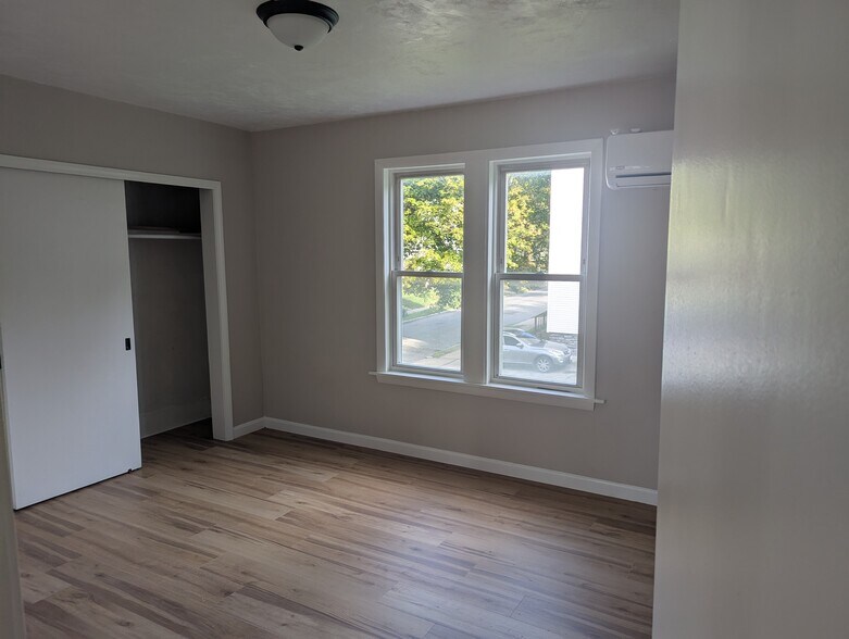 Building Photo - 209 Ingleside Ave