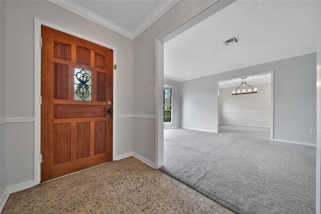 Building Photo - 1056 Martin St