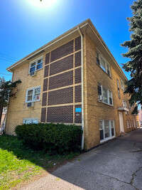 Building Photo - 4416 N Harding Ave