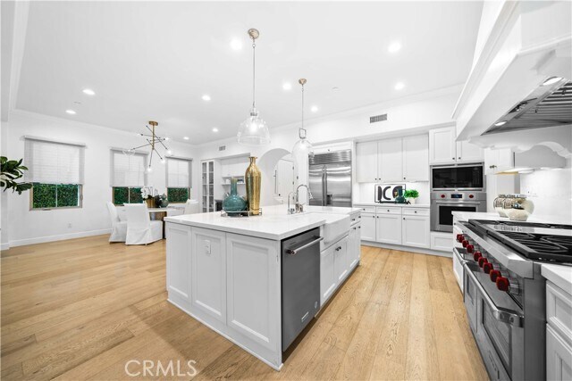 Building Photo - 26 Lowland