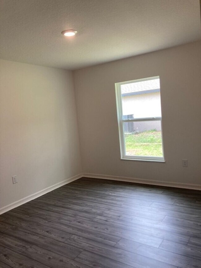 Building Photo - 35 Port Royal Dr