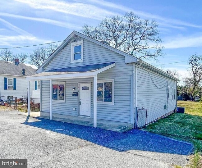 Primary Photo - 913 Wise Ave