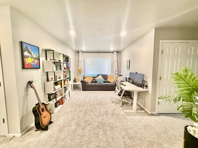 Building Photo - 12248 Dairy St