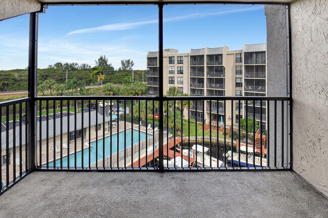 Building Photo - 21 Royal Palm Way