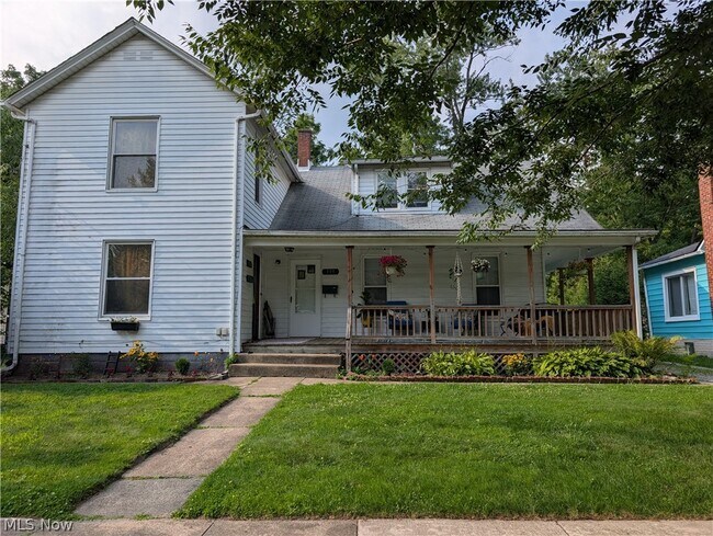 Building Photo - 339 Harris St