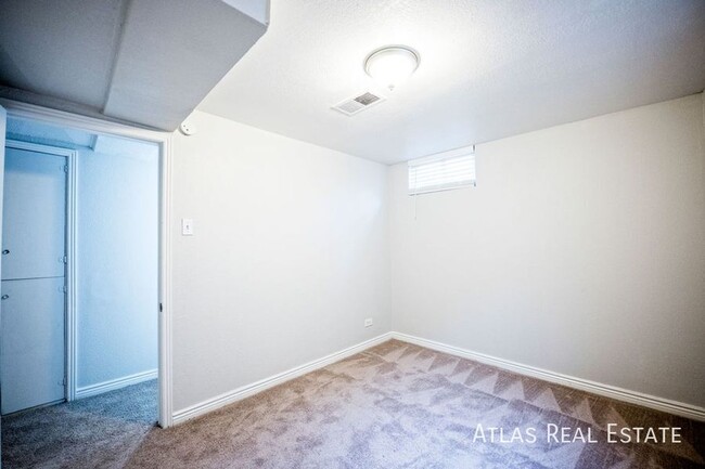 Building Photo - 3565 Newport St