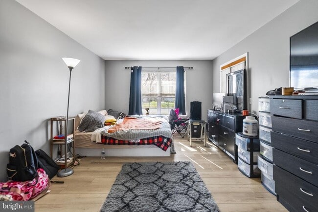 Building Photo - 938 Tamara Dr