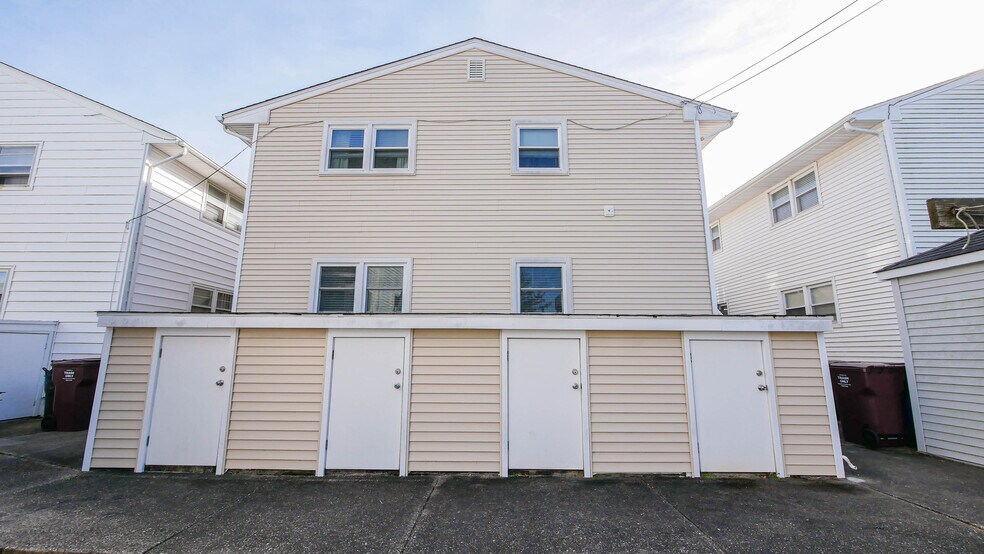 Building Photo - 6903 Ventnor Ave