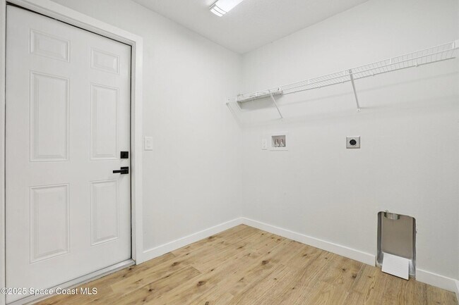 Building Photo - 1441 Eldron Blvd SE