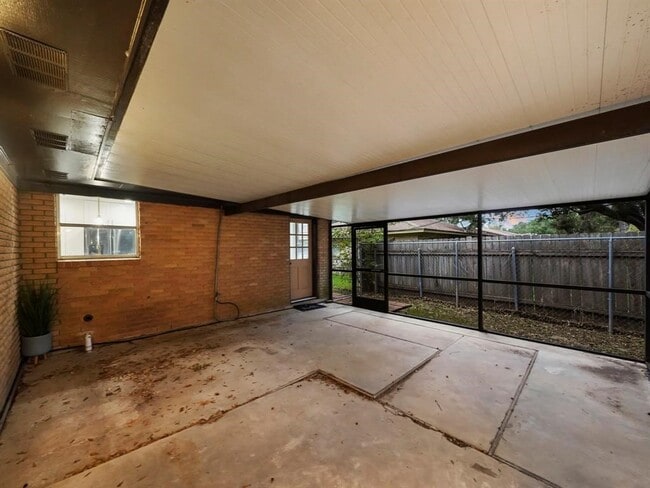 Building Photo - 1717 Edna Ave