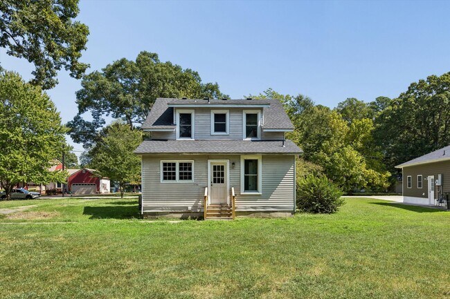 Building Photo - 144 Nelson Dr