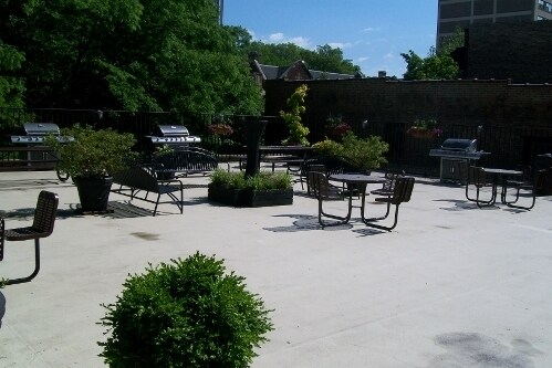 Building Photo - 720 W Gordon Terrace