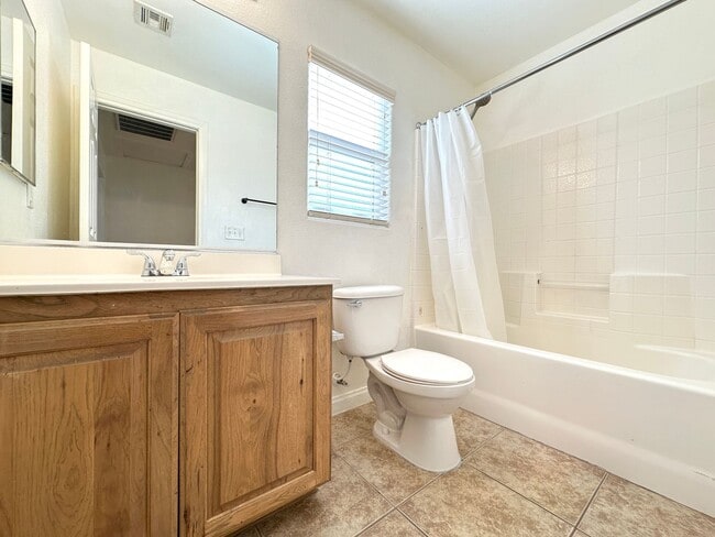 Building Photo - Sierra Valley 3 At Pinnacle Peaks