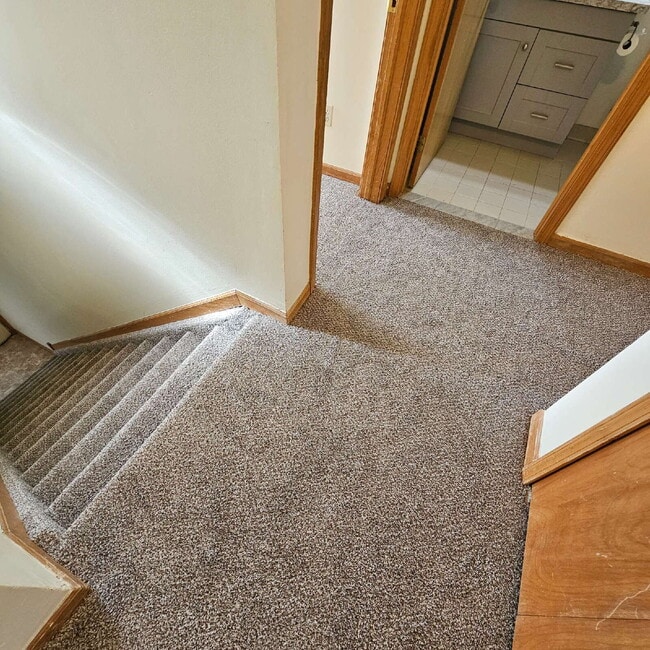 Building Photo - 2 Bedroom Upper Condo w/ Open Kitchen to Living Room Space. All Appliances Included along with Wa...