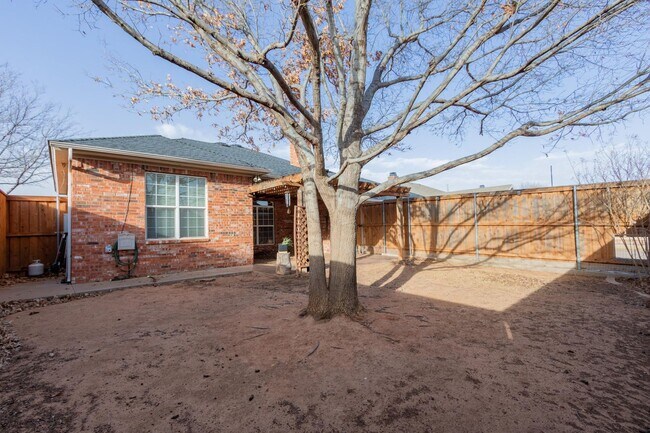 Building Photo - Updated 4/3/3 Located in Frenship ISD!