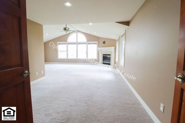 Building Photo - 11630 SR 101