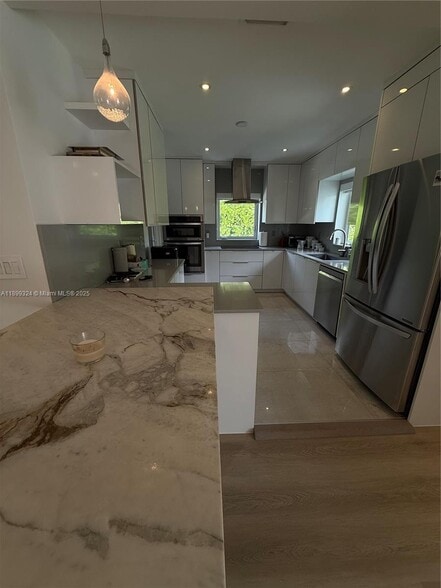 Building Photo - 675 NE 93rd St