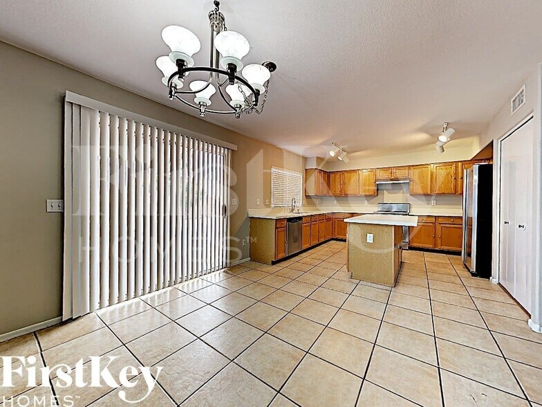 Building Photo - 7323 E Navarro Ave