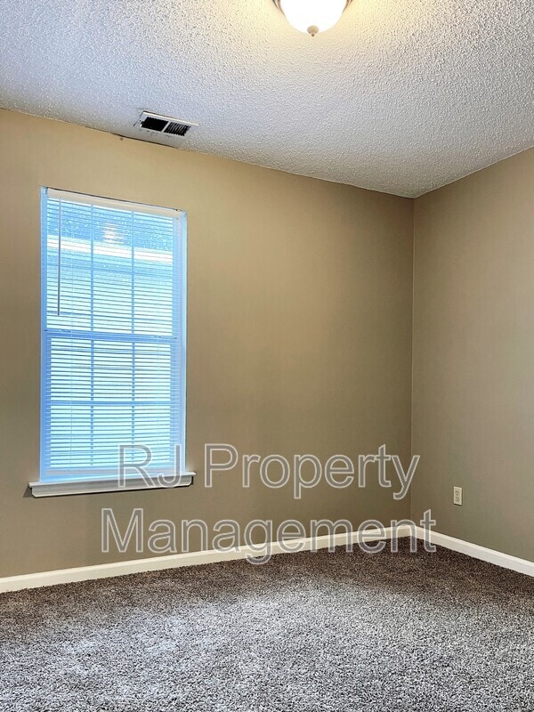 Building Photo - 4615 Addington Dr