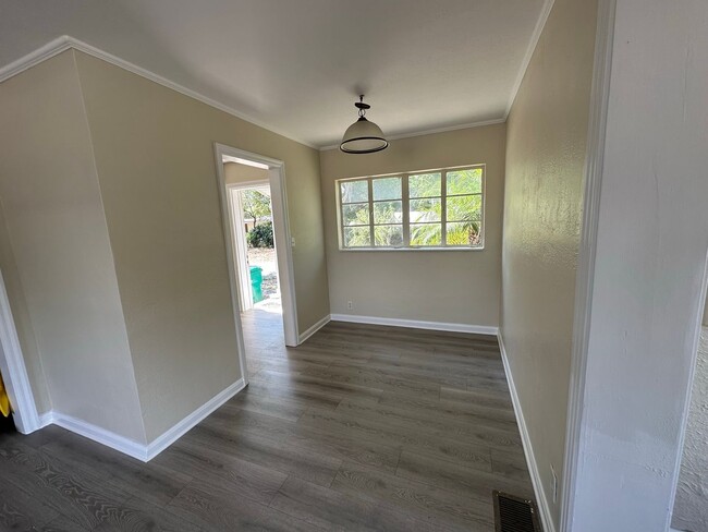 Building Photo - Eustis - 3 Bedroom, 1 Bathroom – $1795