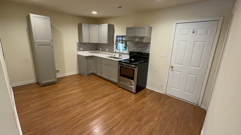 Building Photo - 2412 Waverly St