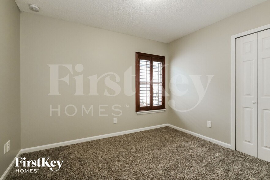 Building Photo - 5668 Village Pond Cir