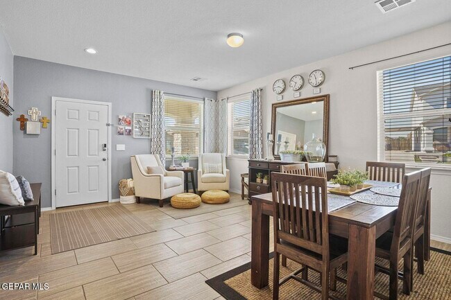 Building Photo - 521 Delancey St