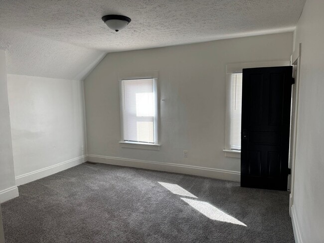 Building Photo - 2 Bedroom, 1 Bath Single Family Home - South Side, Columbus