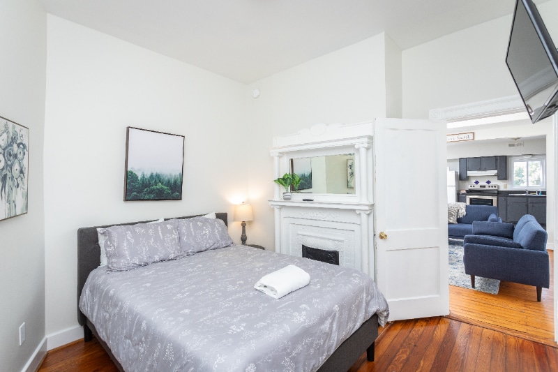 Building Photo - 600 E Main St