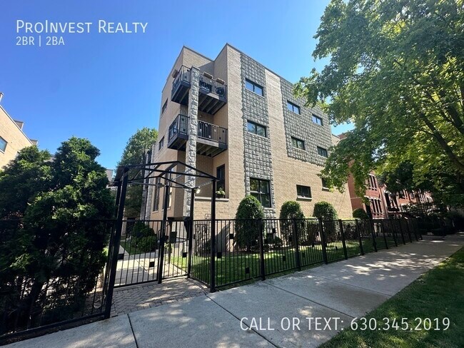 Primary Photo - 2144 W Schiller St