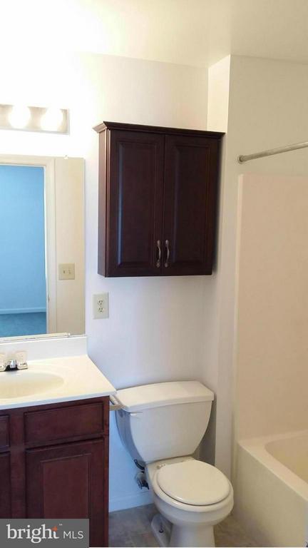 Building Photo - 61 White Pine Cir