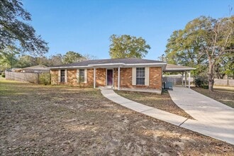 Building Photo - JUST LISTED!