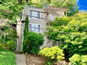 Building Photo - 3441 23rd Ave W