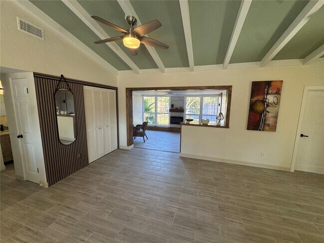 Building Photo - 1500 Carson Cir NE