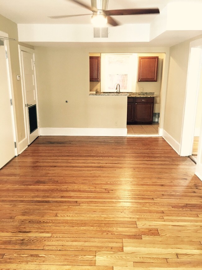 Building Photo - BEAUTIFUL 2 BED/1 BATH APARTMENT IN GHENT!