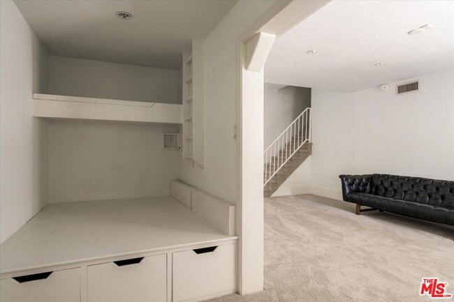 Building Photo - 2030 Laurel Canyon Blvd