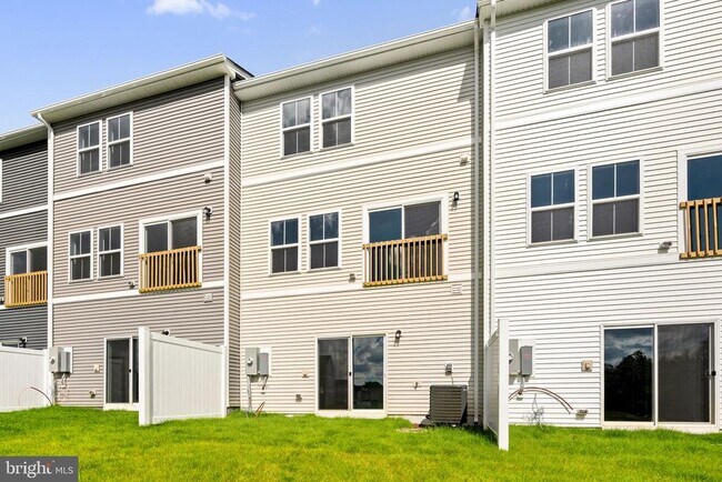 Building Photo - 2604 Cougar Ln