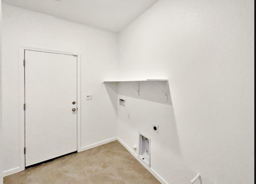 Building Photo - 12153 Alamosa Dr