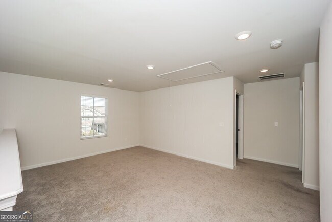 Building Photo - 440 Culloden Moor Dr